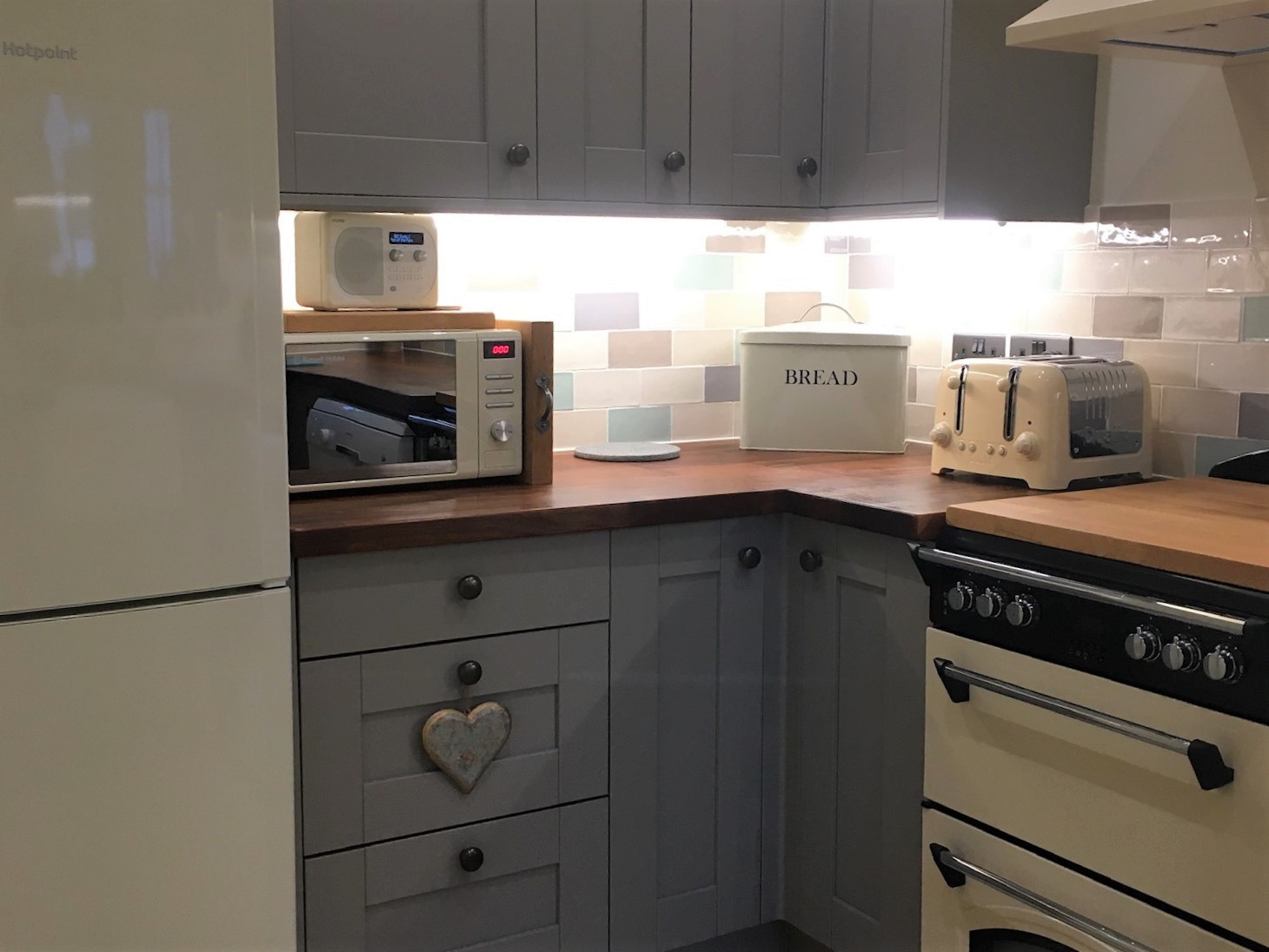 Microwave and radio in kitchen in 9 Melinda Cottage East Runton @NorfolkCoastline